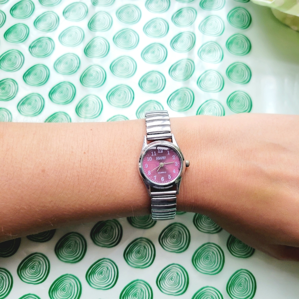 Vintage Featurely Quartz Silver Burgundy Stretch Watch